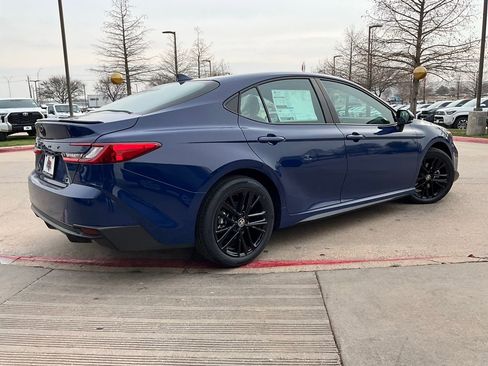 New 2026 Toyota Camry SE image 6