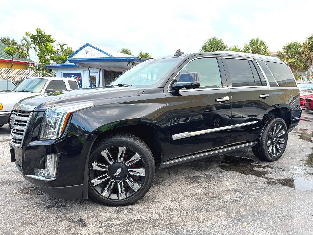 Used 2016 Cadillac Escalade Platinum AWD/4WD image 3