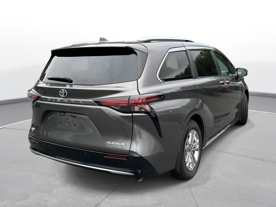 Used 2023 Toyota Sienna Platinum AWD/4WD image 6