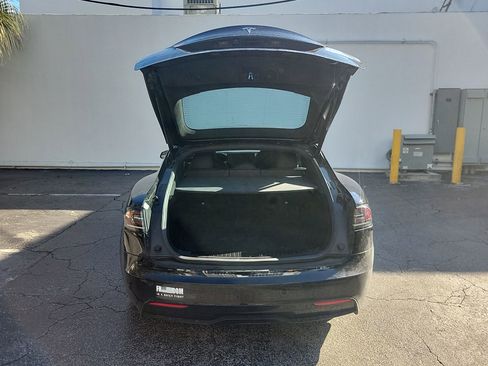 Used 2022 Tesla Model S image 11