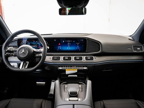 New 2026 Mercedes-Benz GLS 450 4MATIC image 31