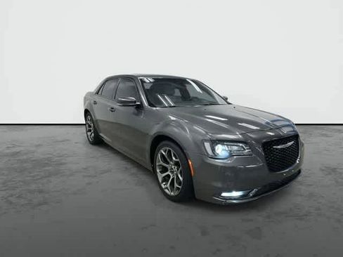 Used 2018 Chrysler 300 S w/ 300S Premium Group RWD image 6