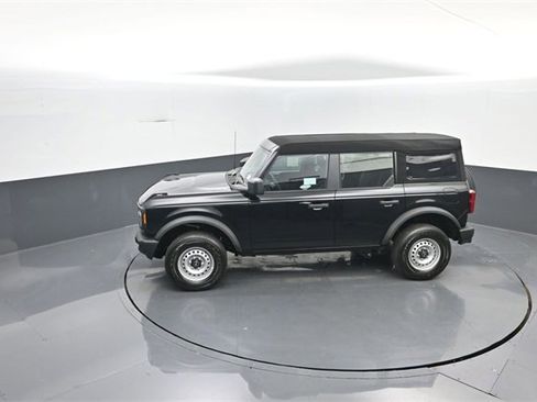 New 2025 Ford Bronco Base image 27