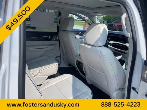 Used 2025 Buick Enclave Avenir w/ Super Cruise Package FWD image 17