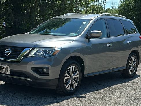 Used 2020 Nissan Pathfinder SV AWD/4WD image 2