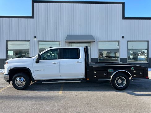 Used 2024 Chevrolet Silverado 3500 LT w/ Convenience Package image 1