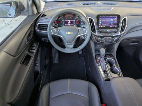 Used 2023 Chevrolet Equinox Premier image 14