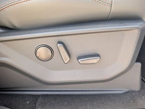 New 2025 Ford Expedition Active image 49