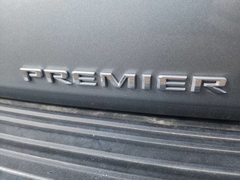 Used 2023 Chevrolet Suburban Premier image 23