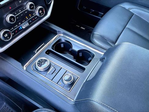 Certified 2022 Ford Expedition XLT image 16