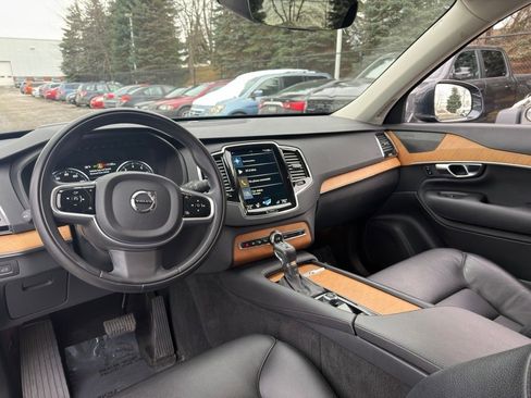 Used 2022 Volvo XC90 T6 Momentum w/ Advanced Package image 15
