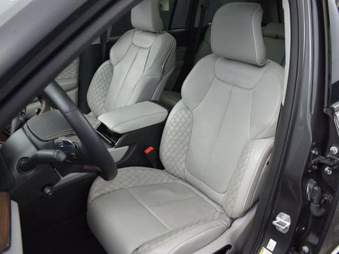 Used 2022 Jeep Grand Cherokee Summit w/ MOPAR Finishing Package AWD/4WD image 21