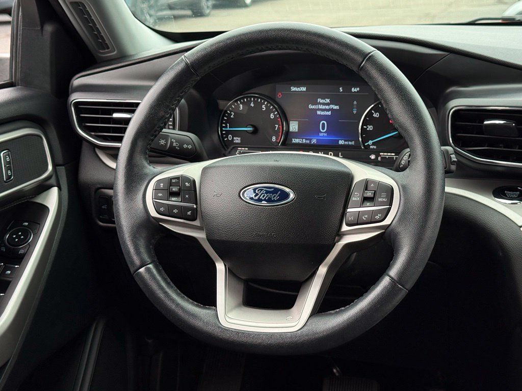 Used 2024 Ford Explorer XLT w/ Equipment Group 202A AWD/4WD image 5