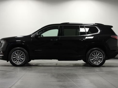 Used 2026 GMC Acadia Denali w/ LPO, Floor Liner Package AWD/4WD image 7