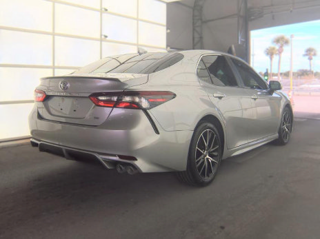 Used 2021 Toyota Camry SE FWD image 4
