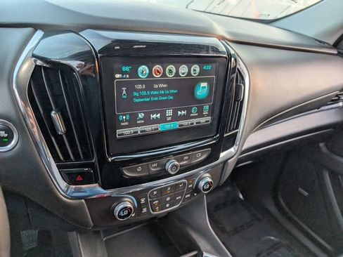 Used 2018 Chevrolet Traverse RS image 22