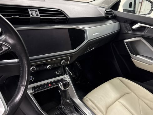 Used 2022 Audi Q3 2.0T Premium w/ Convenience Package image 9