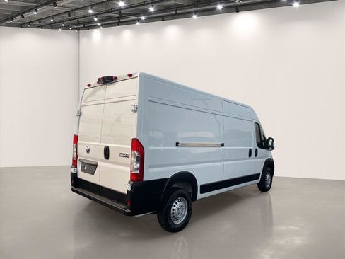 Used 2026 RAM ProMaster 2500 w/ Convenience Group FWD image 7