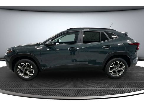 New 2026 Chevrolet Trax LT w/ LT Convenience Package FWD image 20