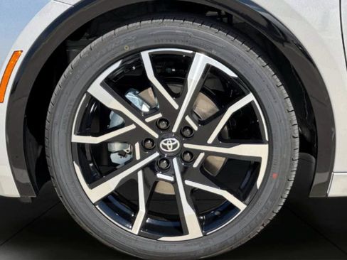 New 2027 Toyota Prius Plug-In Hybrid FWD image 25
