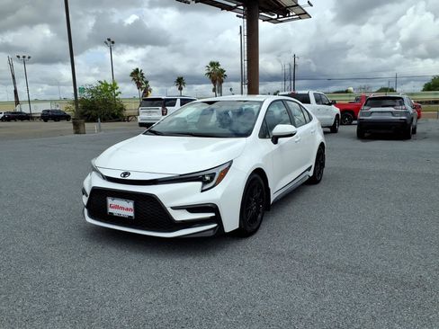 Used 2025 Toyota Corolla SE FWD image 4