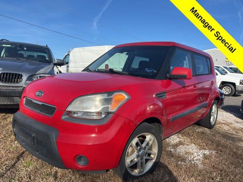 Used 2011 Kia Soul + image 1