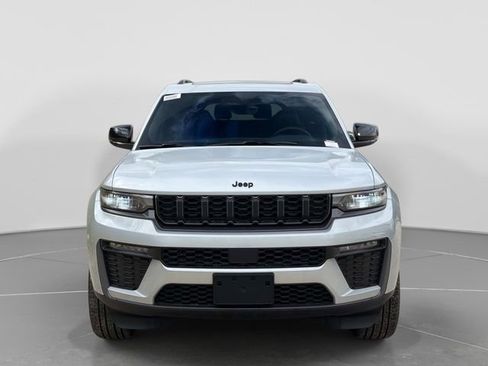 New 2026 Jeep Grand Cherokee L Limited w/ Limited Altitude Package AWD/4WD image 9