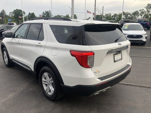 Used 2023 Ford Explorer XLT w/ Equipment Group 202A AWD/4WD image 5