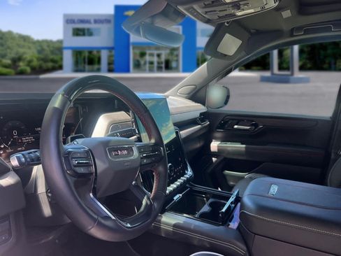 Certified 2025 GMC Yukon AT4 Ultimate w/ LPO, Floor Liner Package AWD/4WD image 14