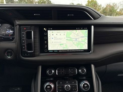 Used 2022 GMC Yukon XL Denali image 18