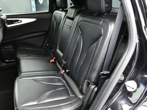 Used 2019 Lincoln Nautilus Premier image 25