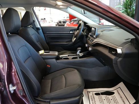 Used 2024 Nissan Altima 2.5 SV FWD image 40