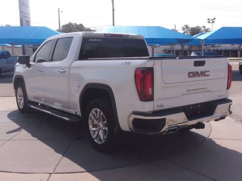 Used 2022 GMC Sierra 1500 SLT AWD/4WD image 22