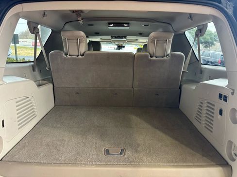 Used 2017 Cadillac Escalade ESV Luxury image 25