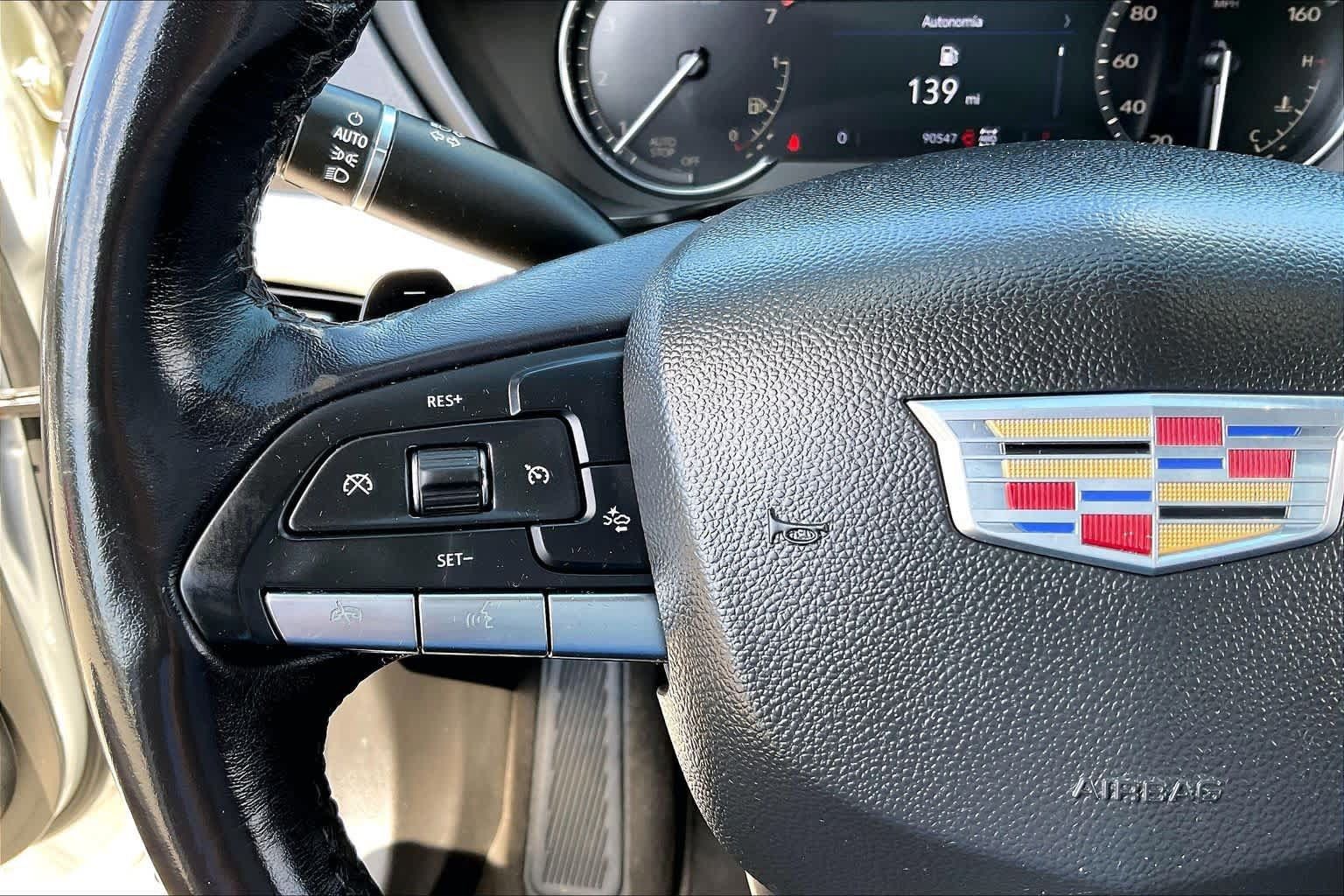 Used 2022 Cadillac XT4 Premium Luxury w/ Safety Alert Package AWD/4WD image 20