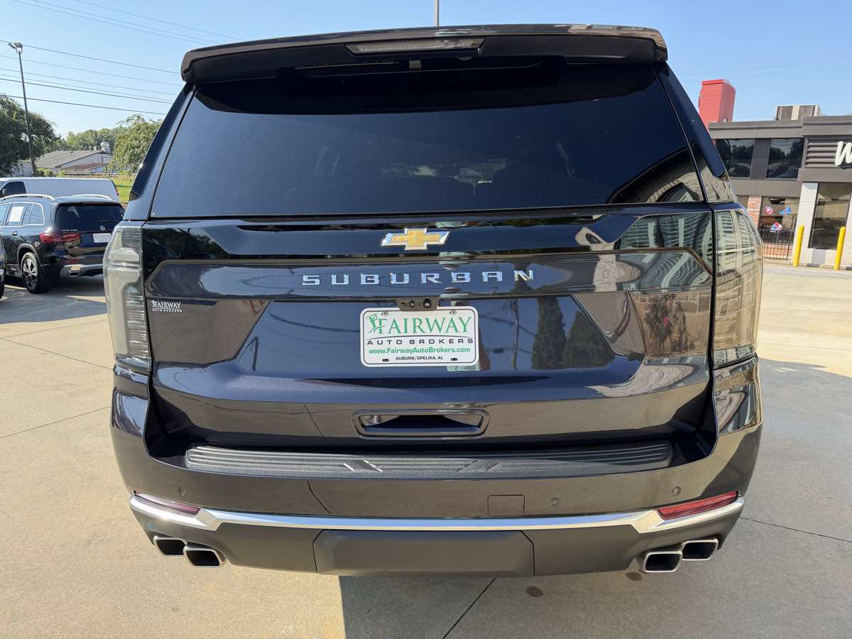 Used 2026 Chevrolet Suburban High Country RWD image 7