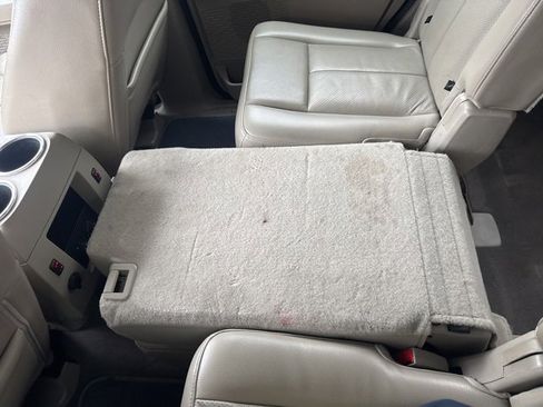 Used 2010 Ford Expedition Limited image 36