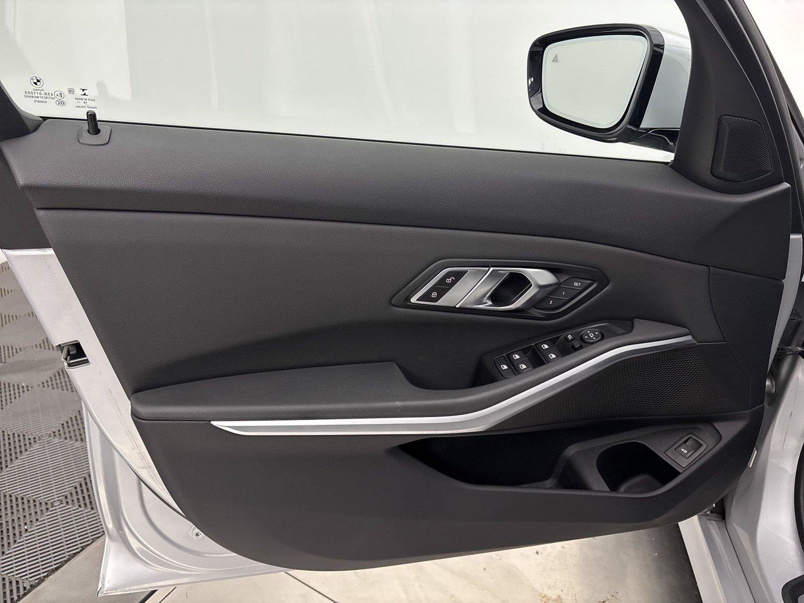 Used 2019 BMW 330i xDrive Sedan w/ Convenience Package AWD/4WD image 26