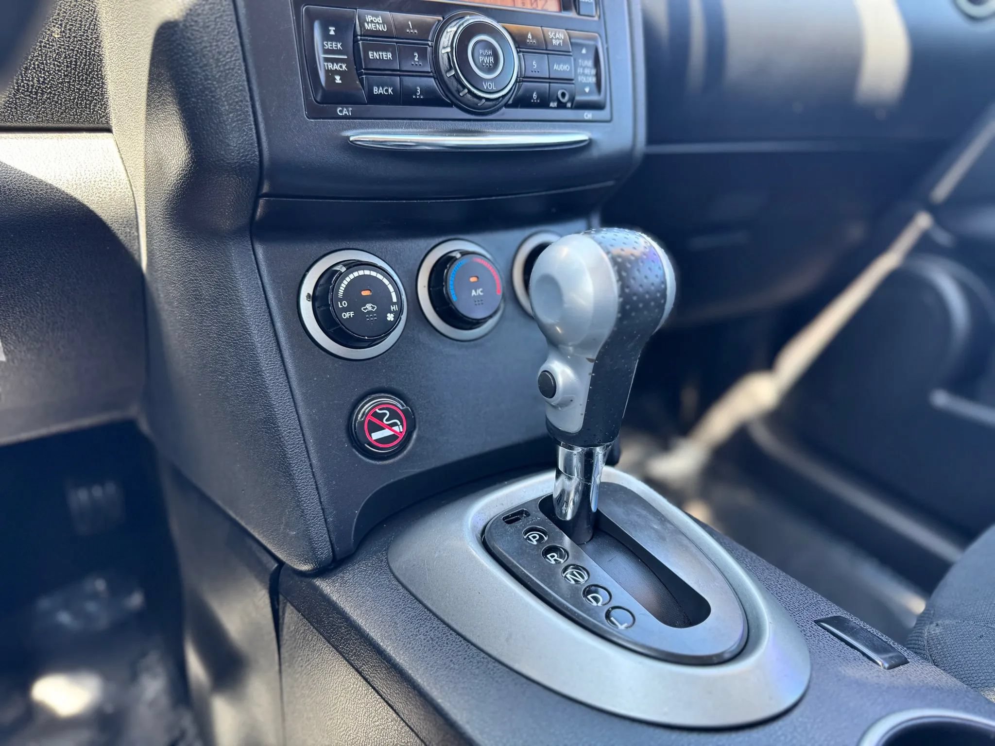 Used 2015 Nissan Rogue S FWD image 28