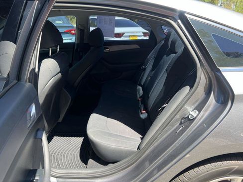 Used 2019 Hyundai Sonata SE w/ Winter Weather Package image 10