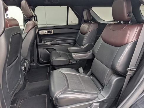 Used 2020 Ford Explorer Platinum w/ Premium Technology Package AWD/4WD image 9