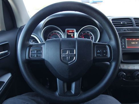 Used 2018 Dodge Journey SE FWD image 19