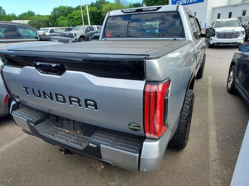 Used 2024 Toyota Tundra Platinum image 9