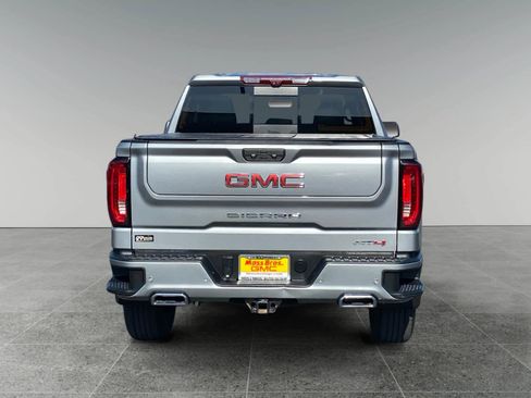 Used 2023 GMC Sierra 1500 AT4 w/ AT4 Premium Package AWD/4WD image 4