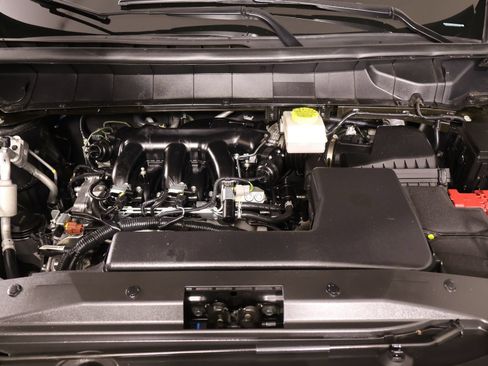 Used 2025 Nissan Pathfinder SV FWD image 20