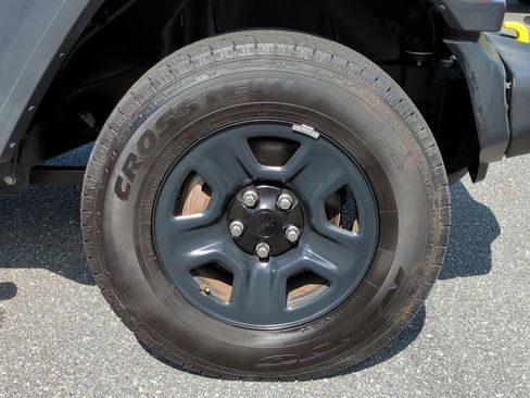 Used 2020 Jeep Wrangler Sport image 11