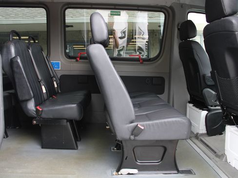 Used 2016 Mercedes-Benz Sprinter 2500 image 14