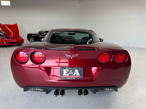 Used 2007 Chevrolet Corvette Coupe w/ Preferred Equipment Group RWD image 13