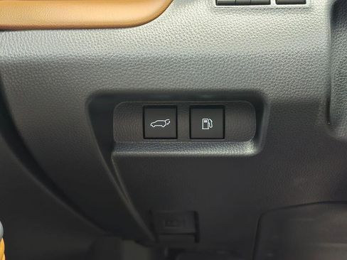 New 2025 Toyota Crown Signia Limited image 26