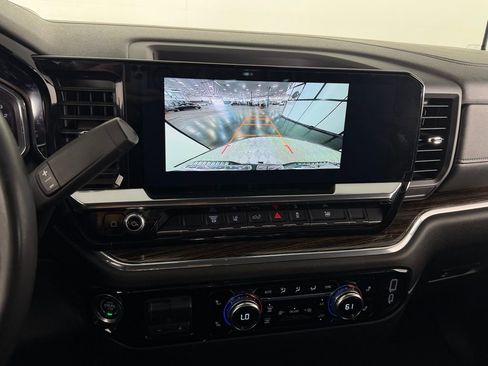 Used 2025 GMC Sierra 3500 SLE w/ SLE Convenience Package image 17